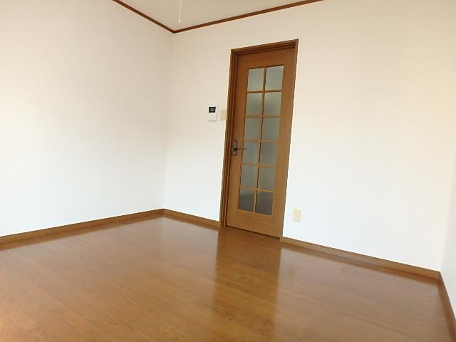 居室・リビング　７帖のフローリングのお部屋です。