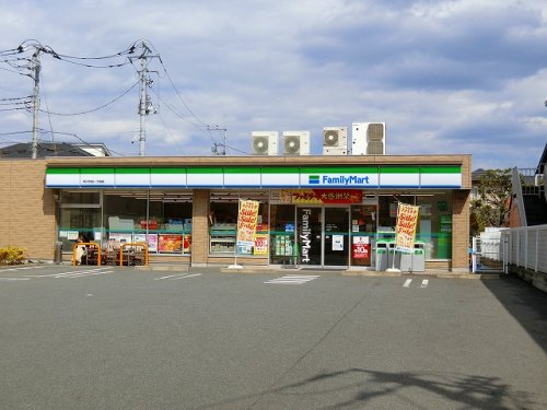 コンビニ　ファミリーマート 市川平田一丁目店（コンビニ）まで388m