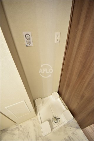 その他　ローレルタワー御堂筋本町　洗濯パン