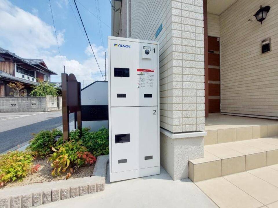 エントランス　宅配ボックス