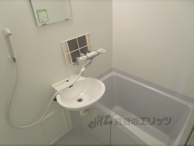 バス・シャワールーム　バス