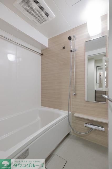 バス・シャワールーム　Aタイプ2024年3月撮影 同タイプ1001号室の写真です。