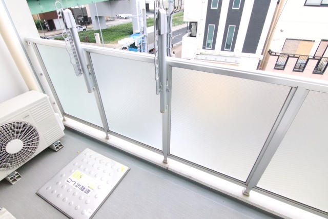 バルコニー　※別室の参考写真の為、現況優先です。