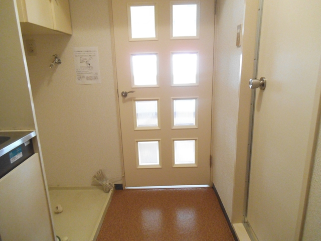 その他　玄関から見たお部屋です☆