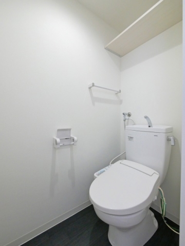 トイレ　別号室内観です