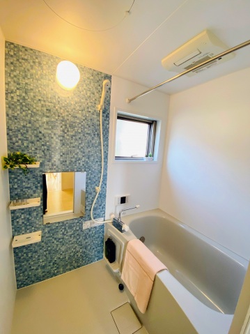 バス・シャワールーム　※写真は同物件別部屋の写真です。実際の色味と相違がある場合は