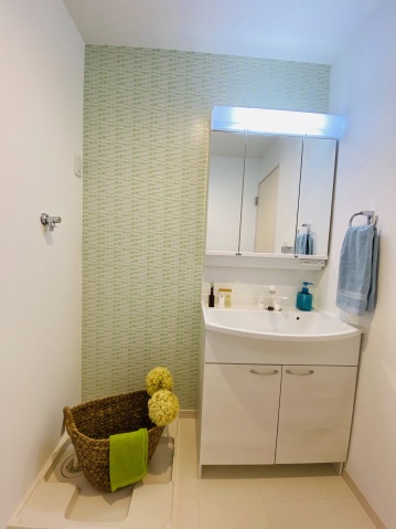 洗面設備　※写真は同物件別部屋の写真です。実際の色味と相違がある場合は