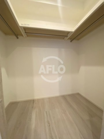 収納　LAZO内久宝寺　ウォークインクローゼット