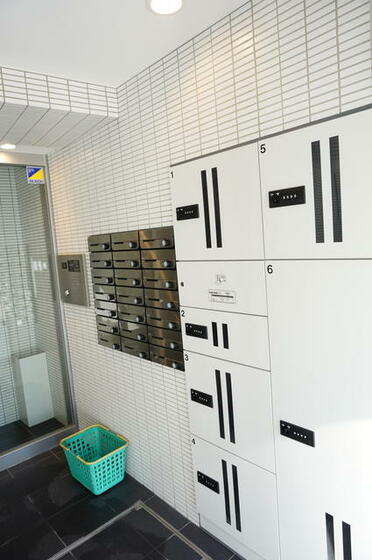 エントランス　オートロック・宅配ボックス