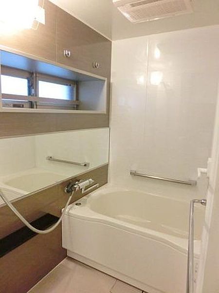 バス・シャワールーム　※別部屋の参考写真です。