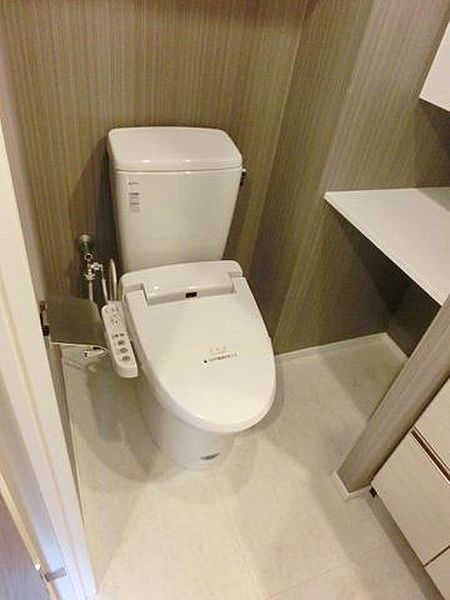 トイレ　※別部屋の参考写真です。