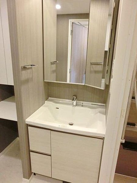 洗面設備　※別部屋の参考写真です。