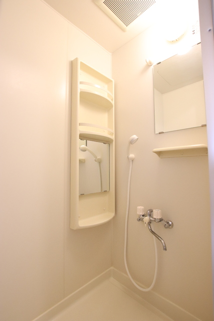 バス・シャワールーム　★シャワールーム　※浴槽の設置はございません。