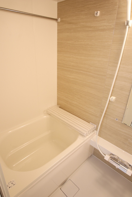 バス・シャワールーム　※蓋は設備ではありません