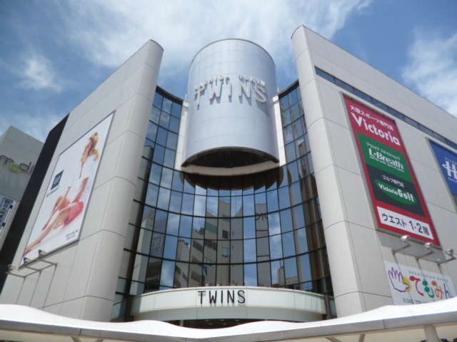 ショッピングセンター　町田東急ツインズ（ショッピングセンター）まで900m