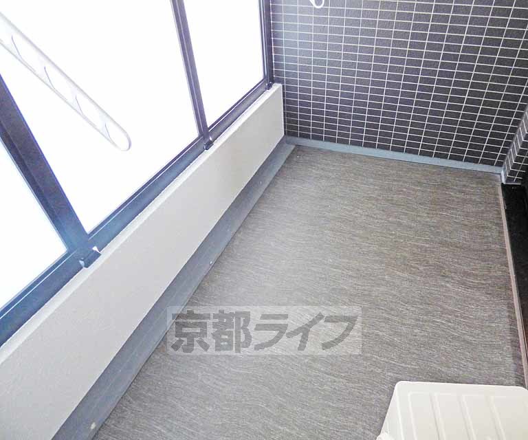 バルコニー　広々としたバルコニーです。