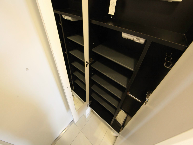 玄関　玄関　シューズボックス（収納充実してます）