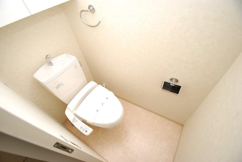 トイレ　やっぱりトイレにはウォッシュレットが必須です。