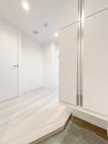 玄関　収納もある玄関です