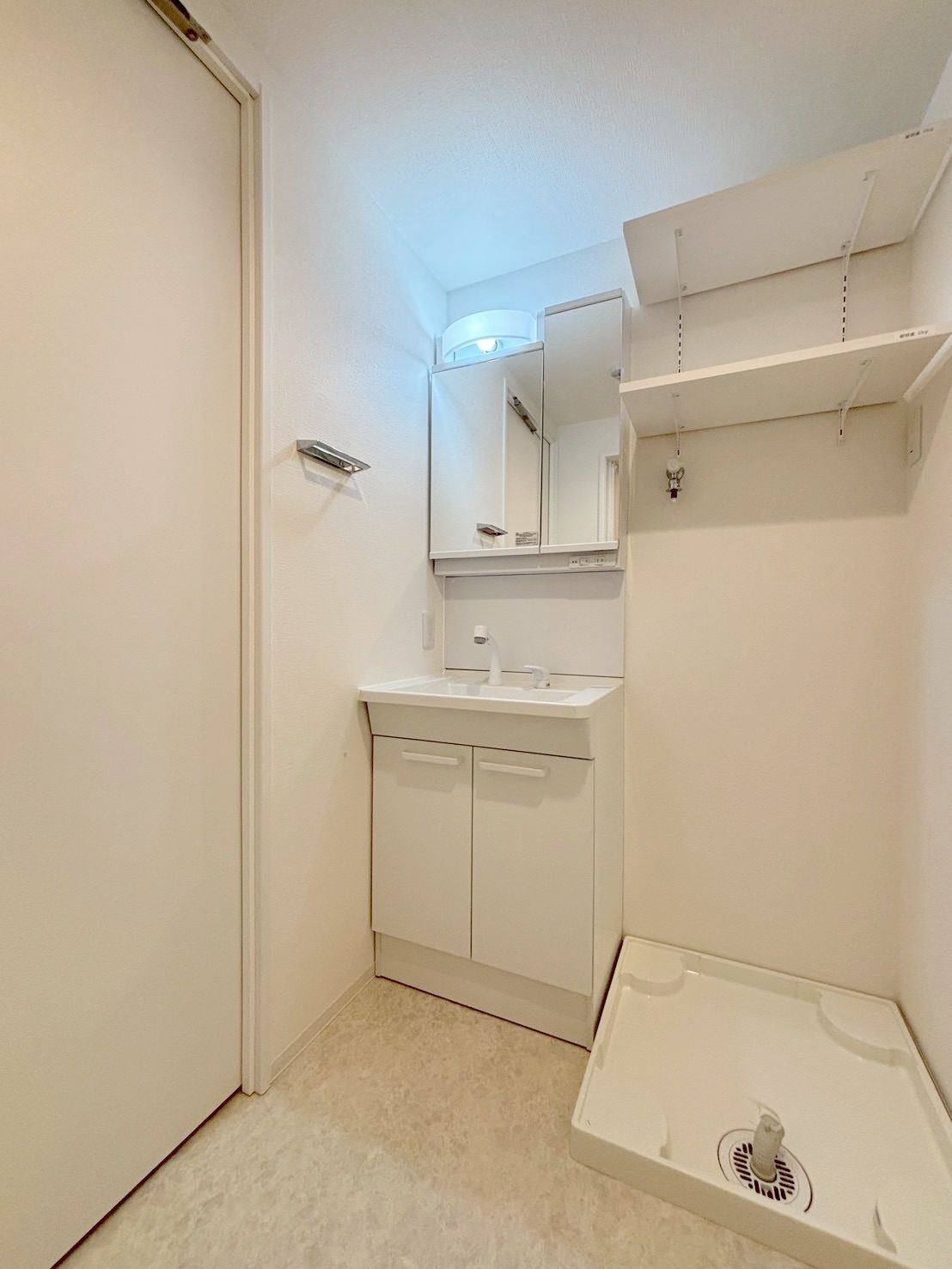 洗面設備　広い洗面スペース