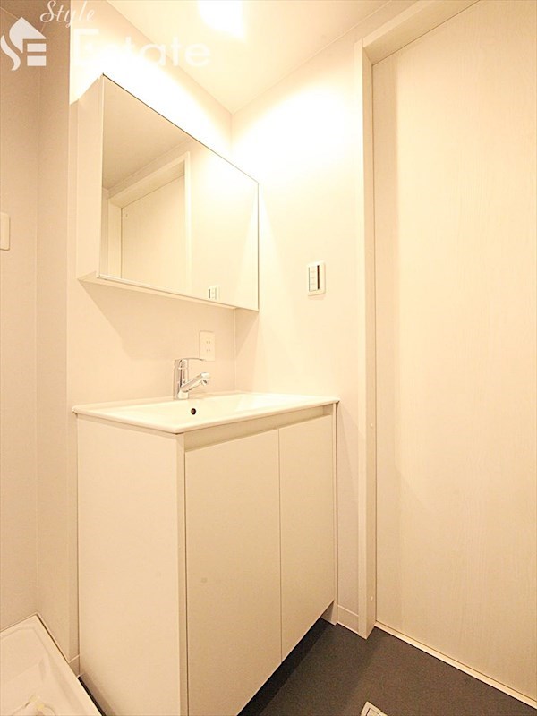 洗面設備　独立洗面台　シャンプードレッサー付