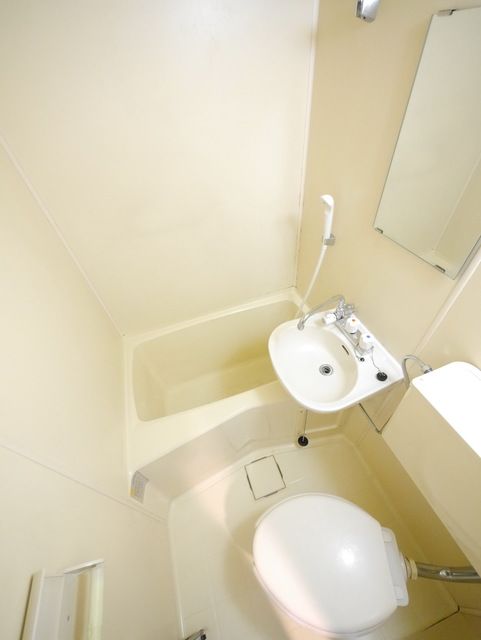 バス・シャワールーム　同建物別号室別タイプ参考写真です