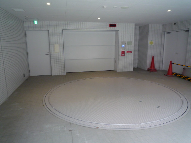 駐車場　立体駐車場（※空き状況・サイズ要確認）