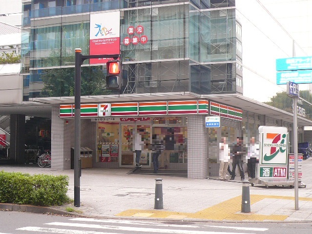 コンビニ　セブンイレブン新横浜２丁目店（コンビニ）まで160m