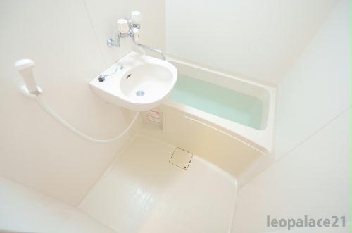 バス・シャワールーム　同タイプ写真