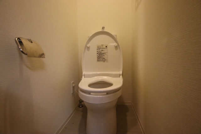 トイレ　※別室の参考写真の為、現況優先です。