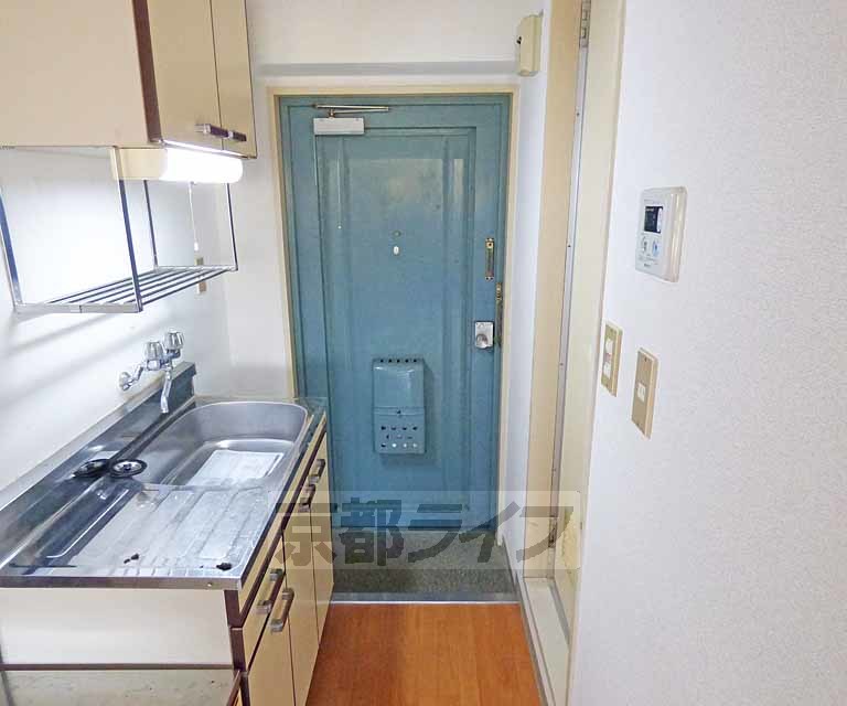 玄関　広々とした玄関です。