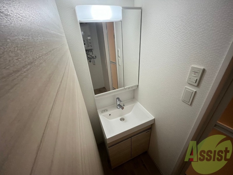 洗面設備　お洒落な独立洗面化粧台になっておりました！