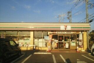 コンビニ　セブンイレブン（コンビニ）まで400m