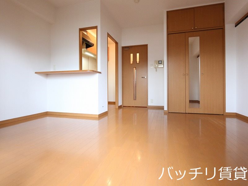 居室・リビング　別号室タイプの為、現状を優先します