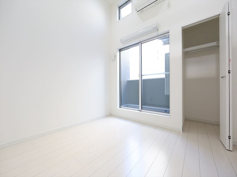 バルコニー　洋室6.1帖　ロフト5帖（収納でも使えます）