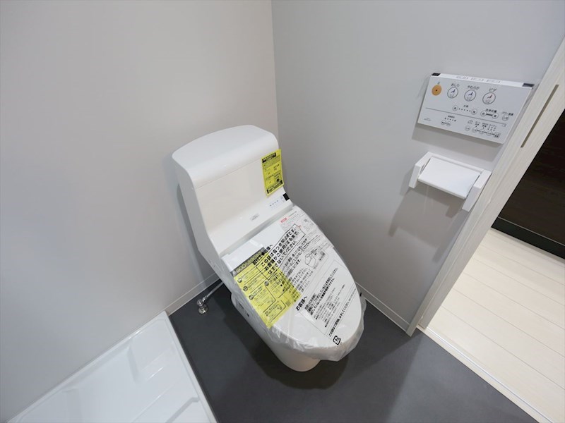 トイレ　温水洗浄暖房便座付トイレ