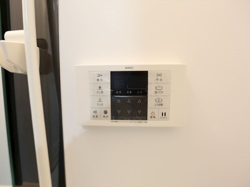 その他設備　追い焚き機能付　オートバス機能付給湯設備