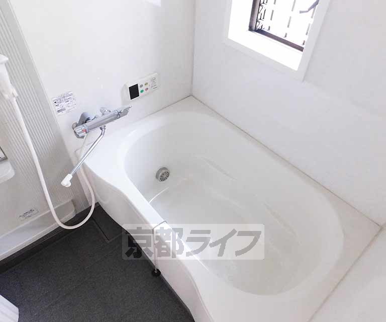 バス・シャワールーム　綺麗で広いです