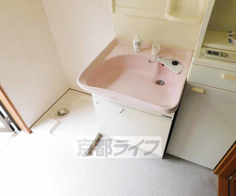 洗面設備　嬉しい独立洗面台です