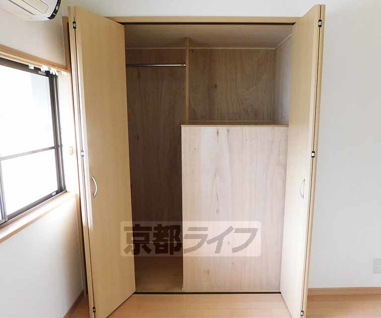 収納　２階洋室４．５帖、収納スペース有り