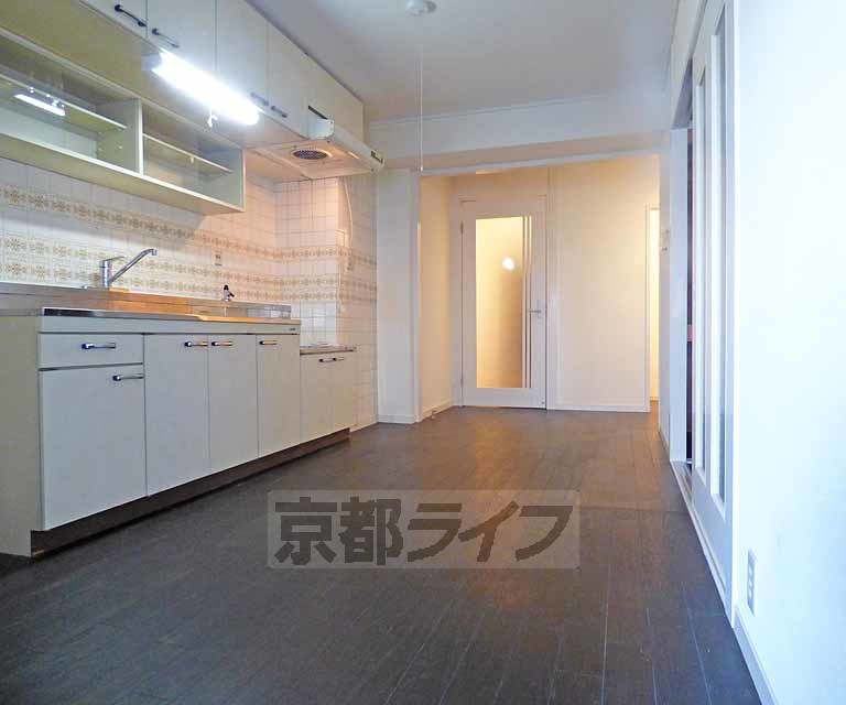 居室・リビング　広いリビングです。