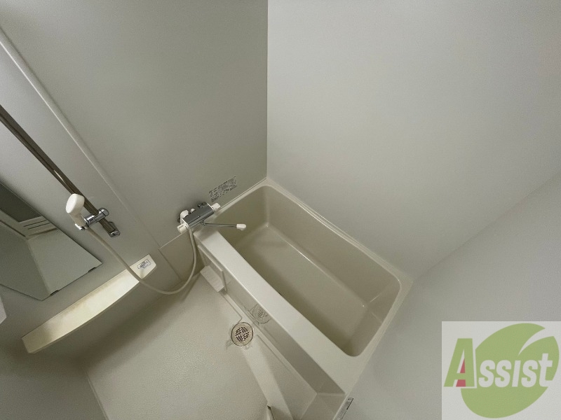 バス・シャワールーム　お風呂になります。一日の疲れを癒してくださいね。