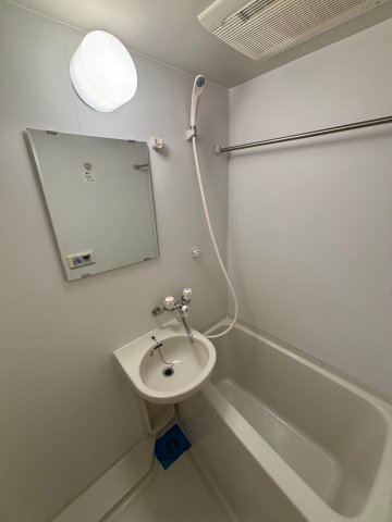 バス・シャワールーム　お風呂で日々の疲れを落としましょう