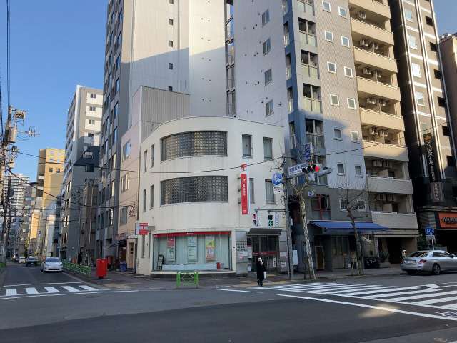 郵便局　中央新富二郵便局（郵便局）まで276m