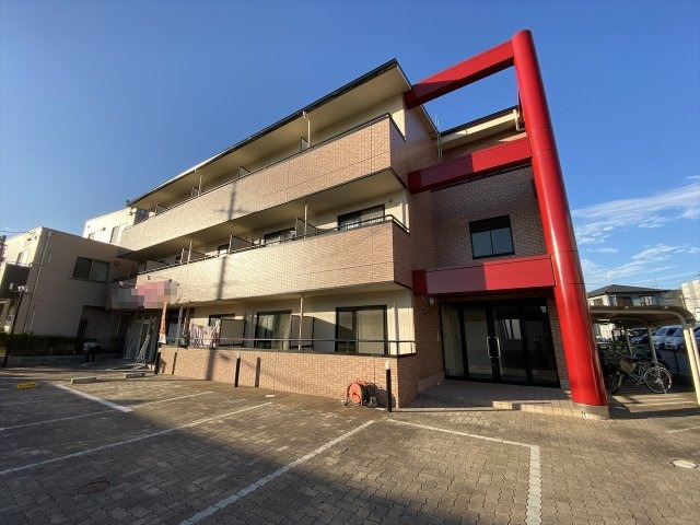 建物外観　安心のオートロック付き♪