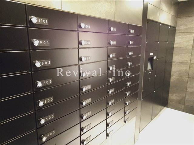 その他共有部分　不在時にも便利な宅配ボックスでございます