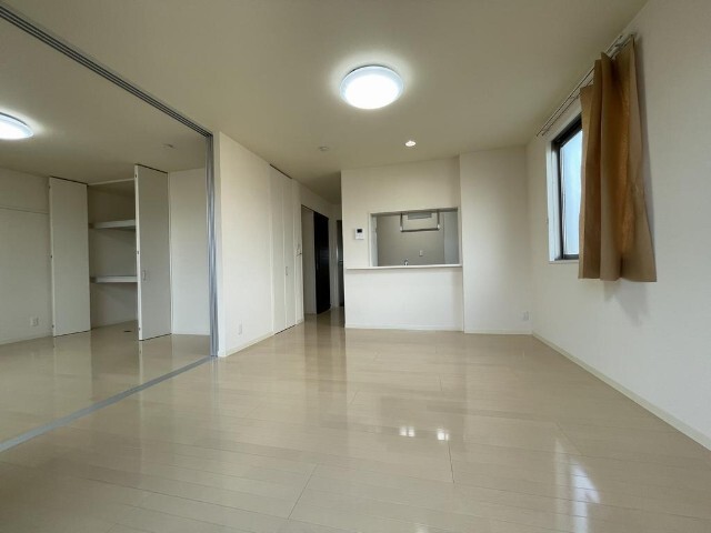 居室・リビング　同物件別室のイメージ画像となります　反転した間取りです