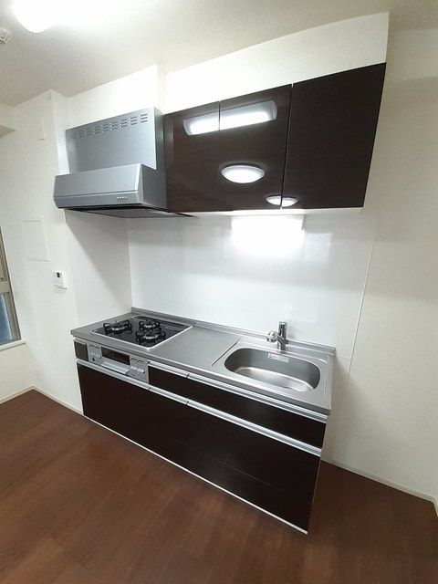 キッチン　★3口コンロ、グリル付きシステムキッチン★