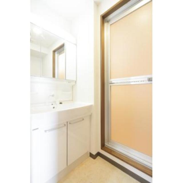 洗面設備　※写真は同タイプ住戸です。
