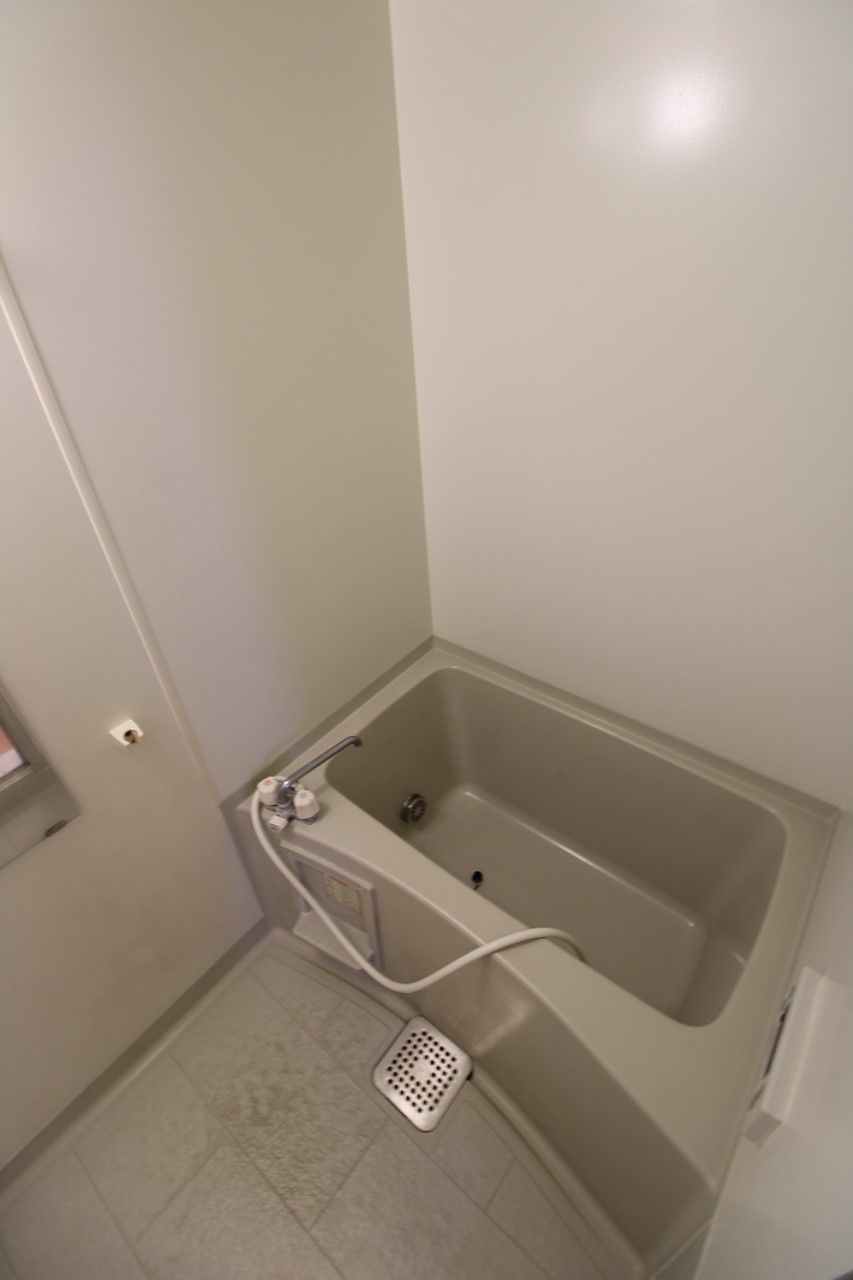 バス・シャワールーム　※同物件、別部屋の写真です。